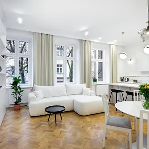 https://tyzenhauz-apartments-krowoderska-street-krakow.krakowhotelspoland.com